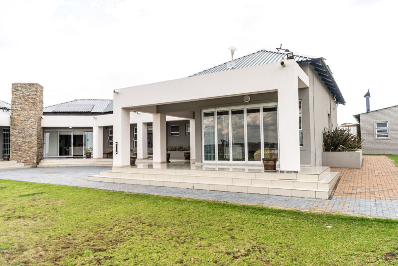 36 Emanzini Main House